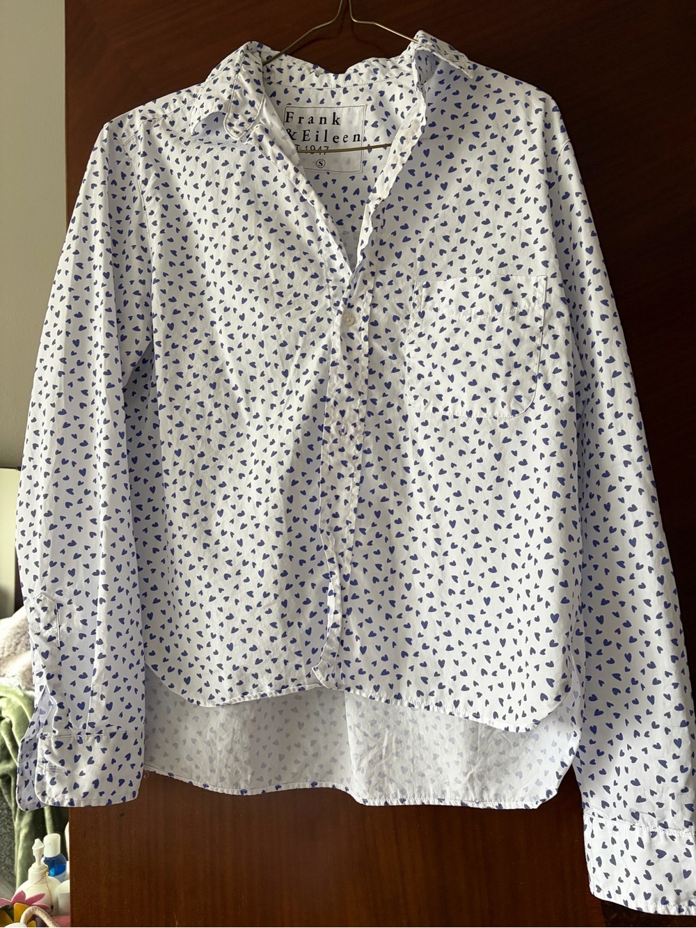 Frank & Eileen White Button-Down Shirt with Blue Heart Print